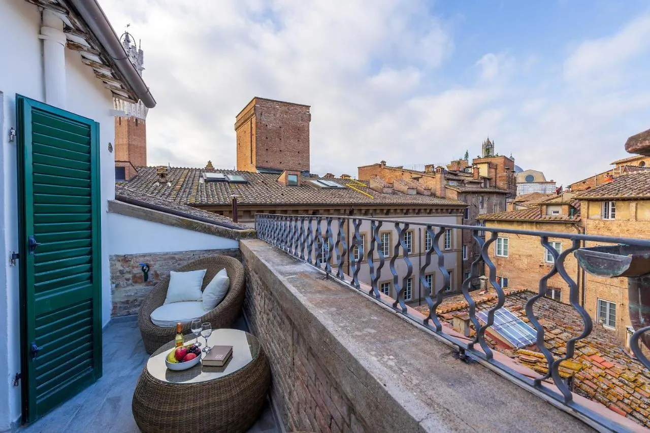 Blossoms Of Siena, Adults Only 0*, Sienne Italie